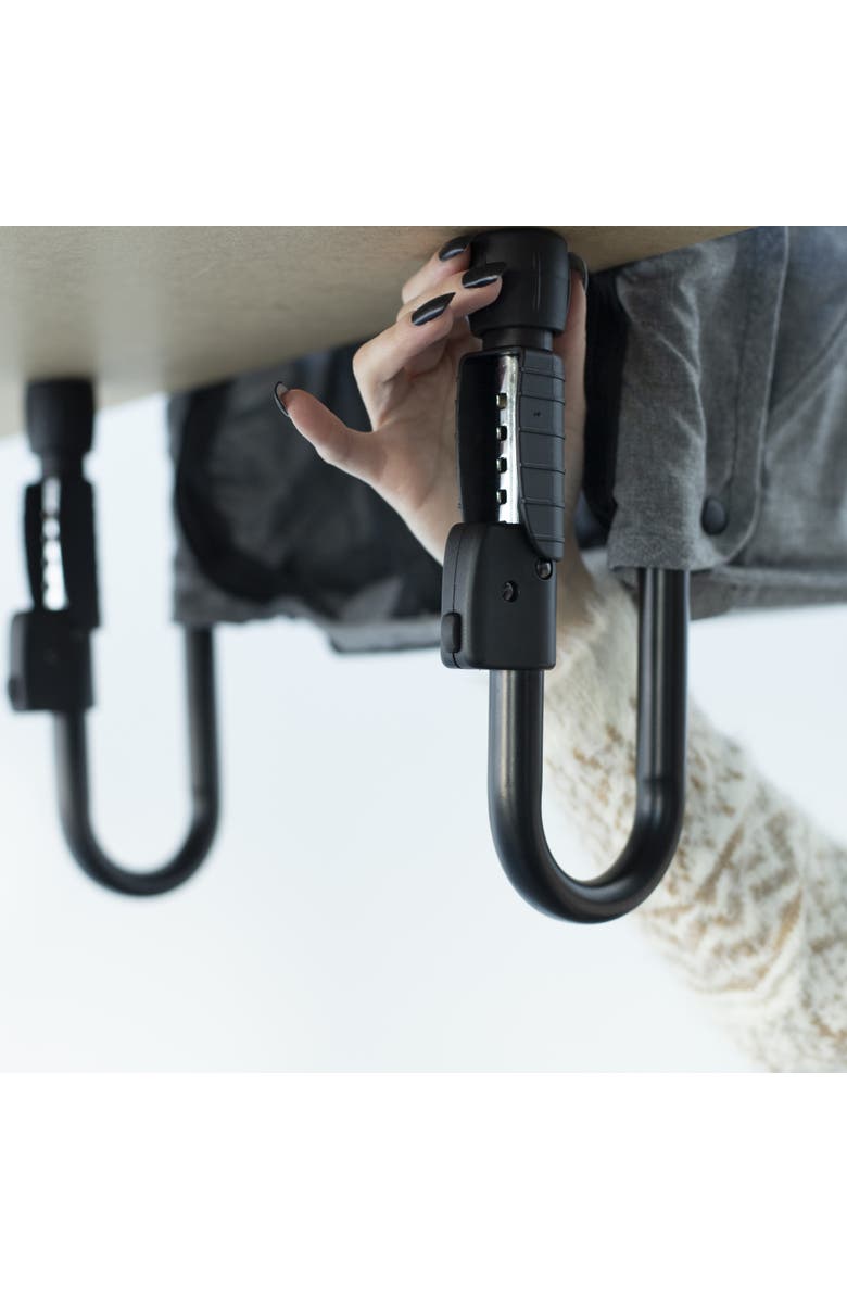 Chaise haute portable pour bébé Guzzie and Guss Perch à accrocher - Compacte, idéale pour les voyages et compatible avec la plupart des tables – Image 5